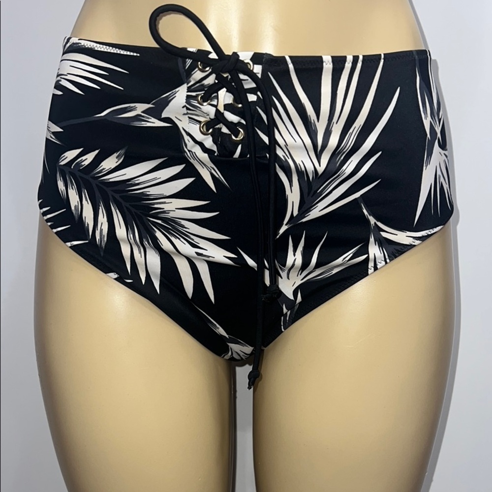 Victoria's Secret Black and White Tropical Bikini Bottom zs‎ L